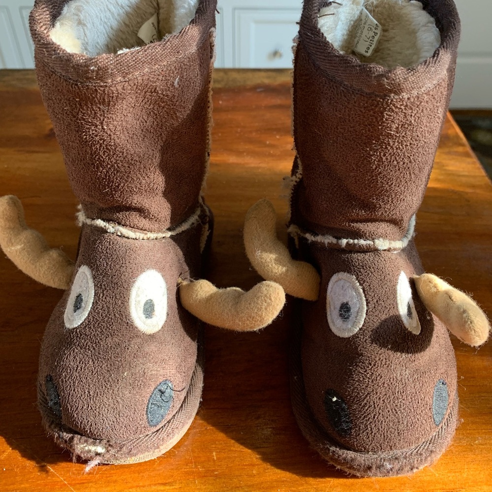 Lazy One Moose boots